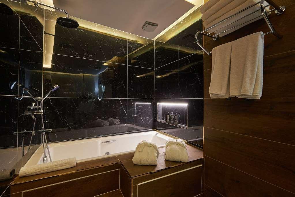 Operla Airport Hotels, Tm Istanbul Room photo
