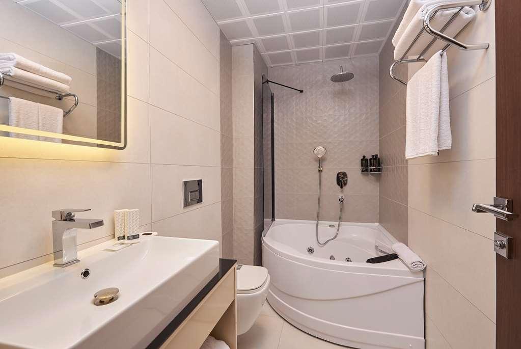 Operla Airport Hotels, Tm Istanbul Room photo