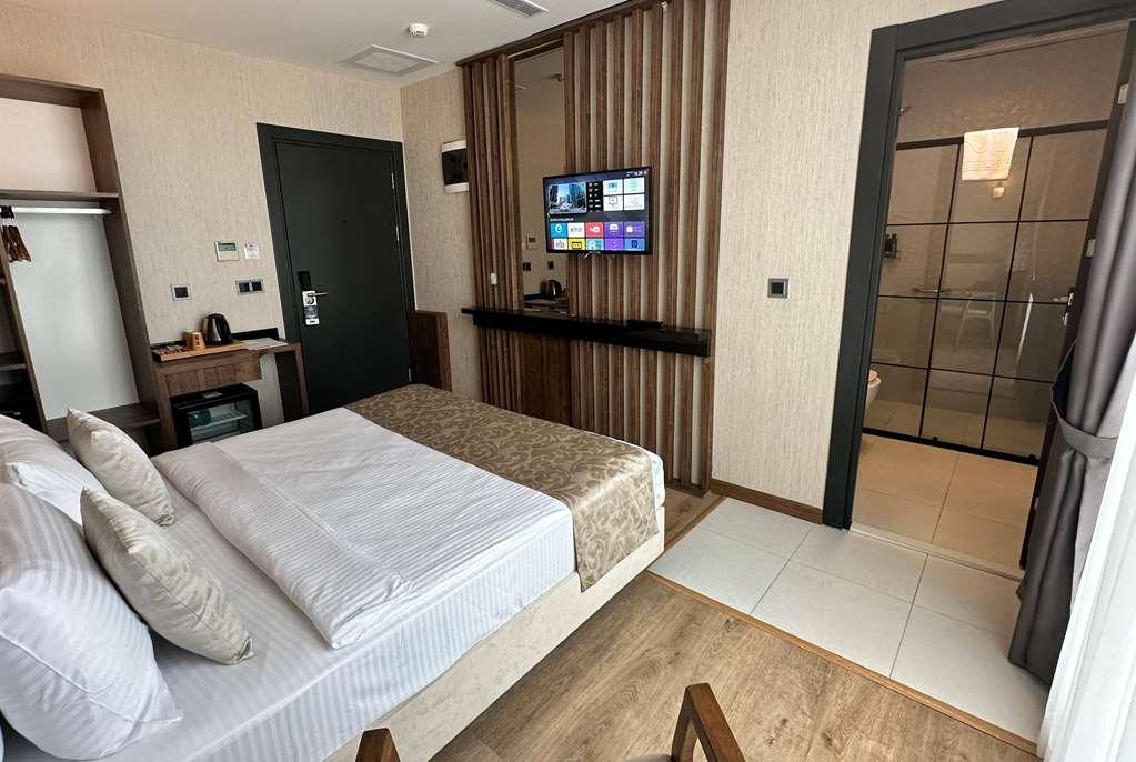 Operla Airport Hotels, Tm Istanbul Room photo