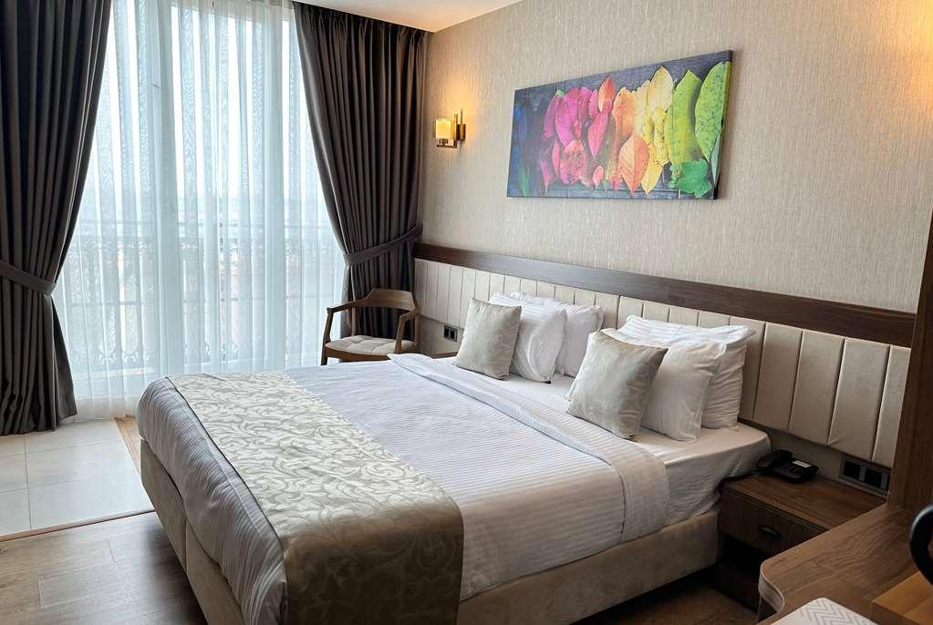 Operla Airport Hotels, Tm Istanbul Room photo