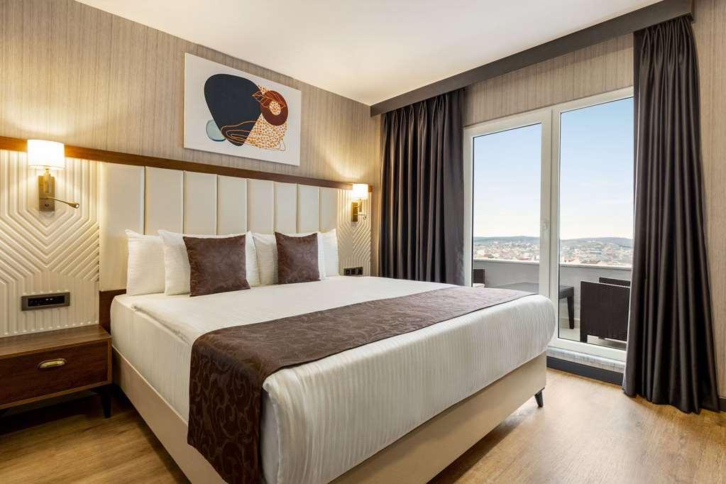 Operla Airport Hotels, Tm Istanbul Room photo